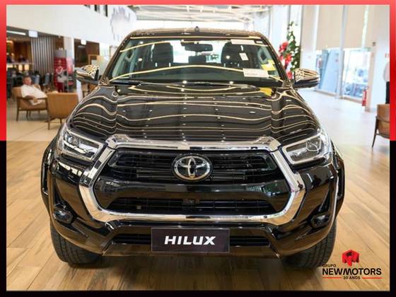 TOYOTA HILUX 2.8 D-4D TURBO DIESEL CD SRX PLUS 4X4 AUTOMÁTICO TOYOTA HILUX 2.8 D-4D TURBO DIESEL CD SRX PLUS 4X4 AUTOMÁTICO